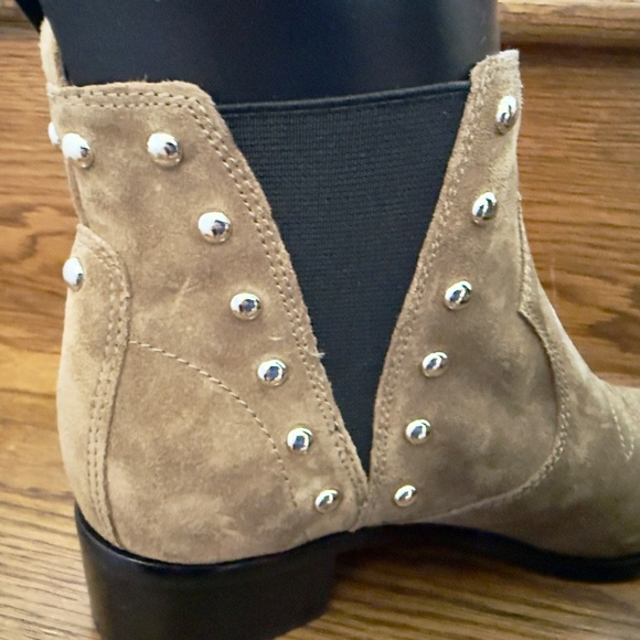Marc Fisher Studded Chelsea Boot Taupe Suede 8.5 NWOT - Picture 7 of 10